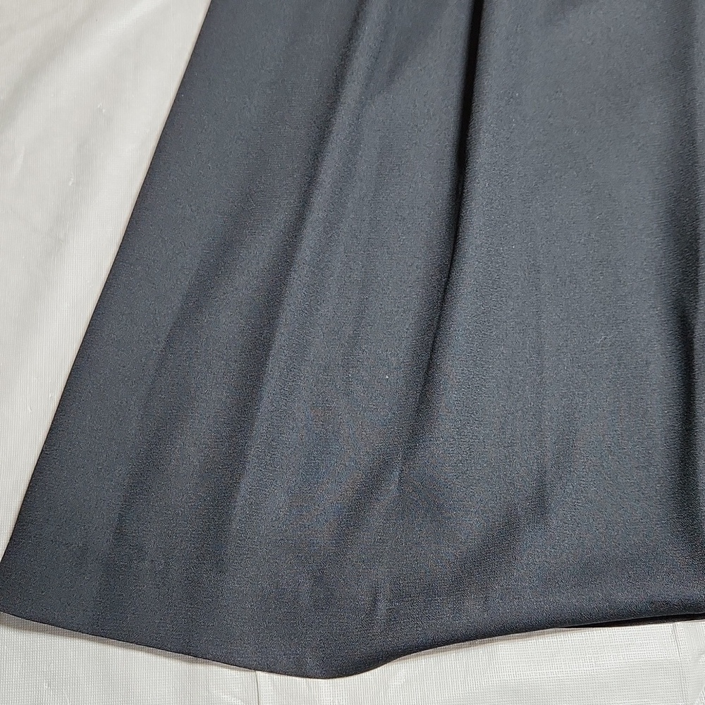 Zacks Skirt - Picture 2 of 13